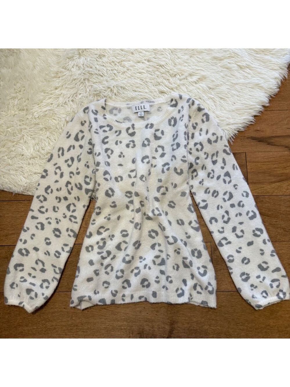 Elle Women Leopard Print Crewneck Sweater White Grey Animal Print Size M Cozy